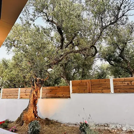 La Casa Di Bei-peaceful And Secluded Retreat With Private Pool- By Mana Gers Drakas